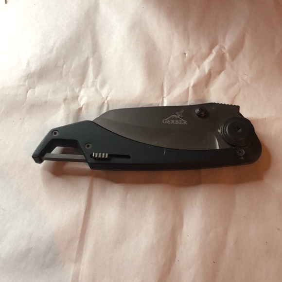 Gerber folding knife. Retractable lanyard clip. Good used condition - Picture 4 of 5